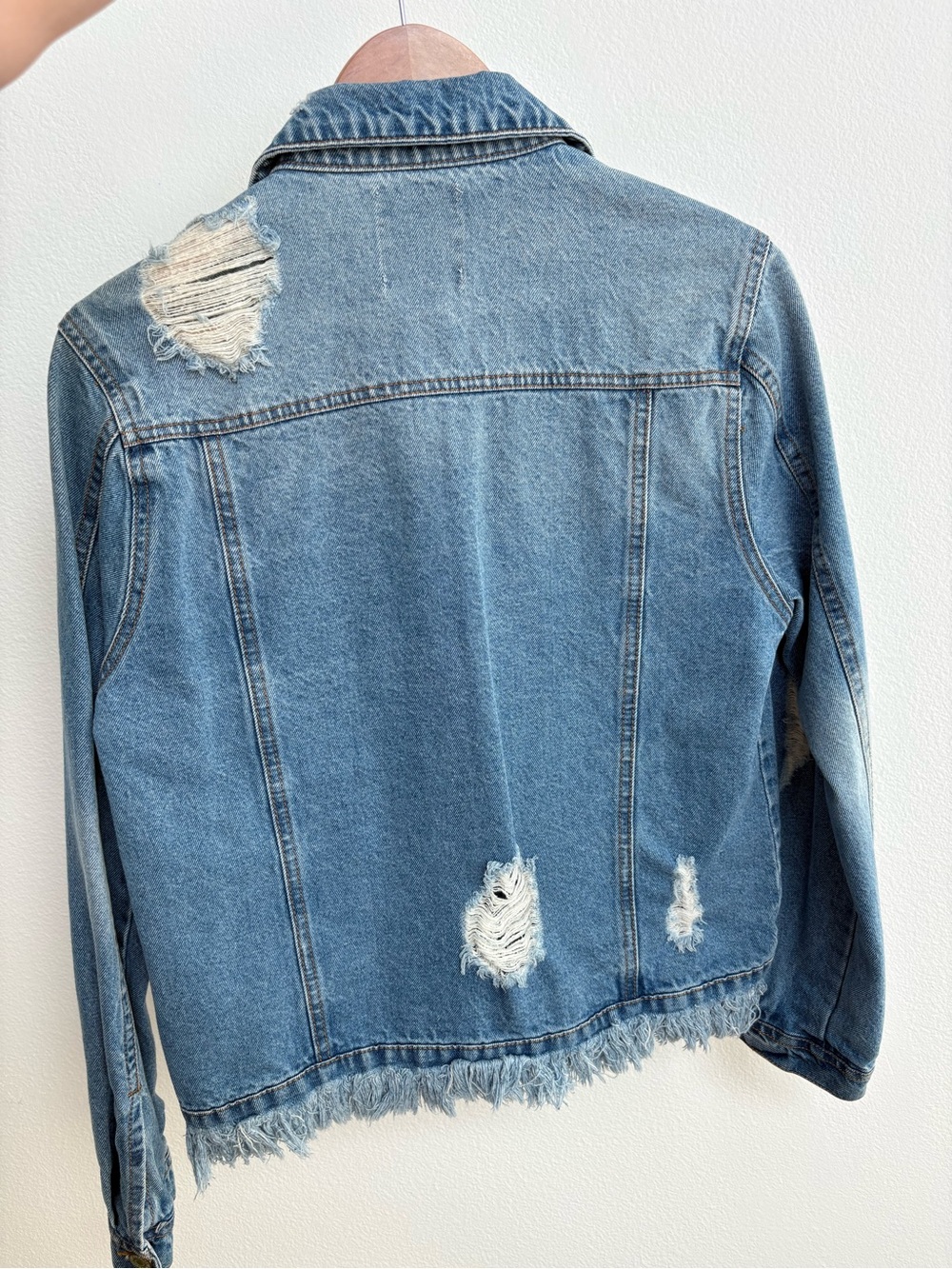 Distressed Jean jacket - Picture 4 of 7